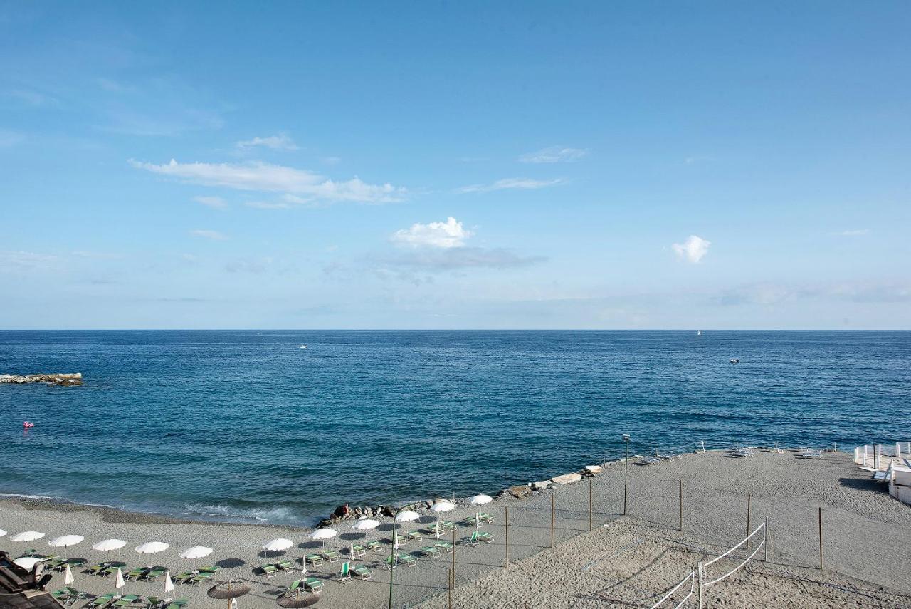 Apartamento Esclusiva Terrazza Vista Porto Varazze Exterior foto